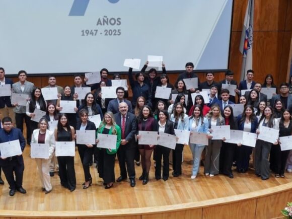 UFI realizó ceremonia de titulación a egresados/as de diplomados “Emprendimiento y Liderazgo” y “Habilidades Sociales e Inserción Laboral”